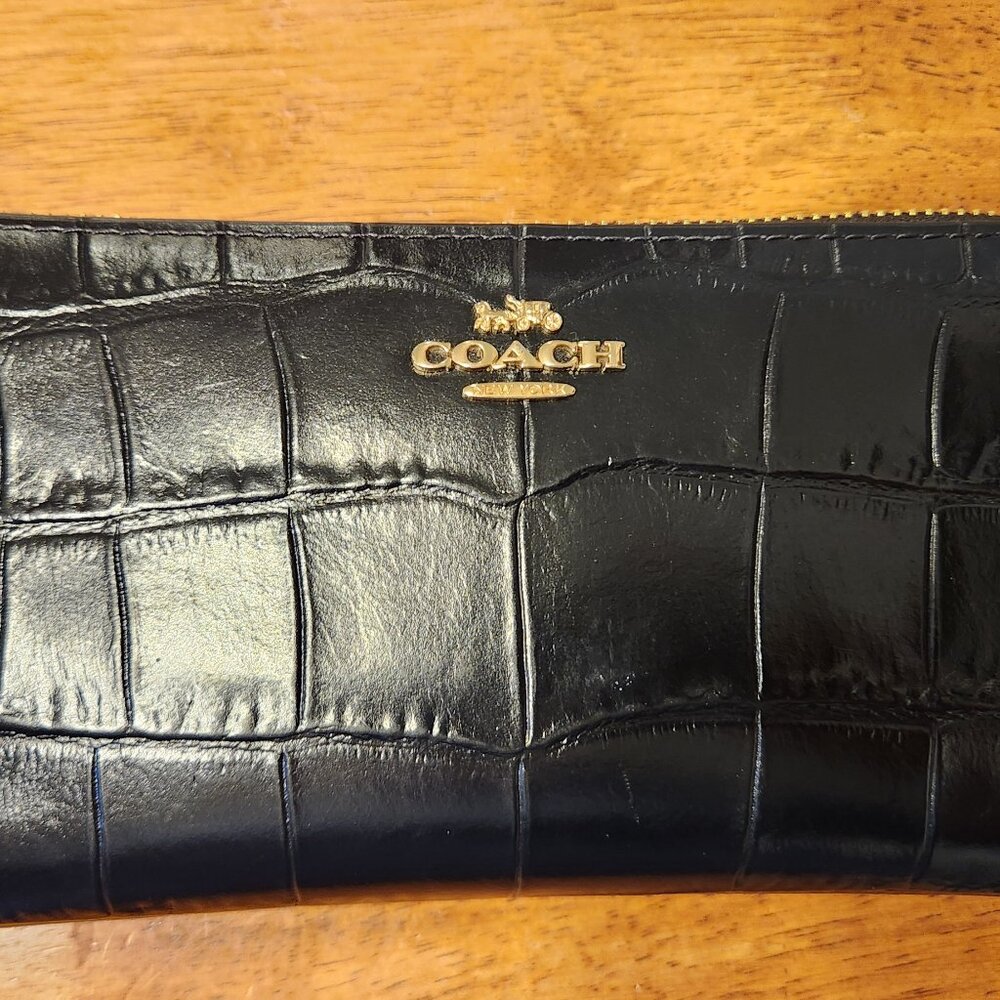 Coach full zip wallet